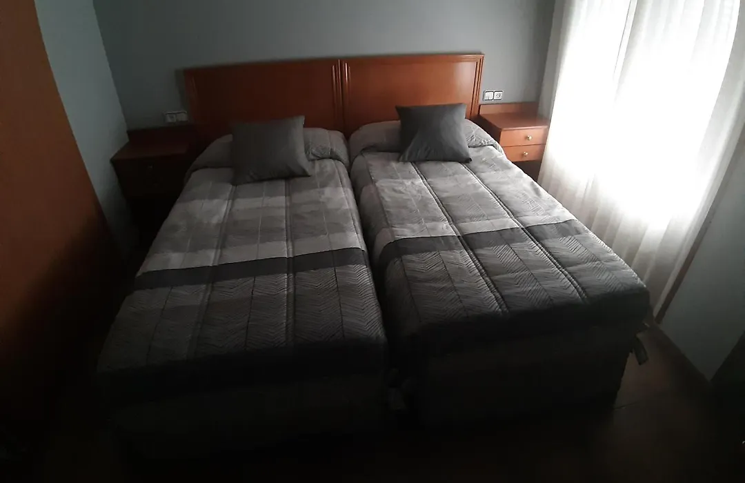 Hotel Los Leones, el más cercano a Warner-1